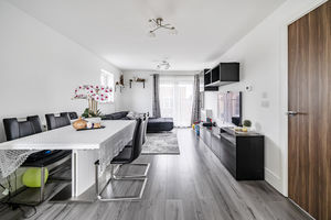 Lounge/ Kitchen/ Diner- click for photo gallery